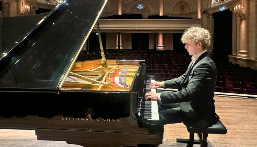 Rising-Star-1200x640